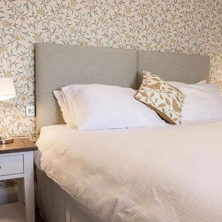 La Croix * St Ouen's